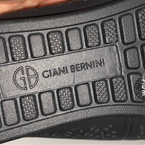 GIANI BERNINI Odeysa slip on black flats size 7.5 - Picture 8 of 9